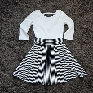 Guess Boat Neck dress size medium Striped Flare Bandage black white 3/4 Sleeve